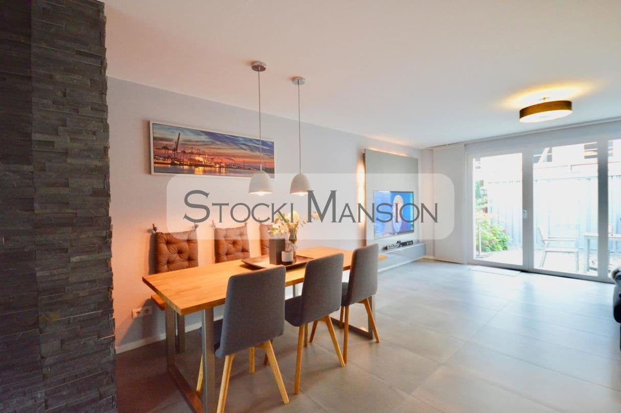 Prenájom bytu 4-izbový 111 m², Hamburg, Hamburg Prenájom bytu 4-izbový 111 m², Hamburg, Hamburg