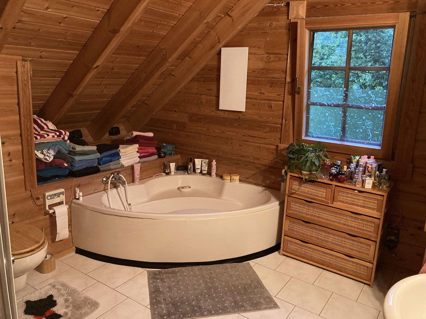 Predaj domu 136 m², pozemek 725 m², Adelshofen, Bavorsko Predaj domu 136 m², pozemek 725 m², Adelshofen, Bavorsko