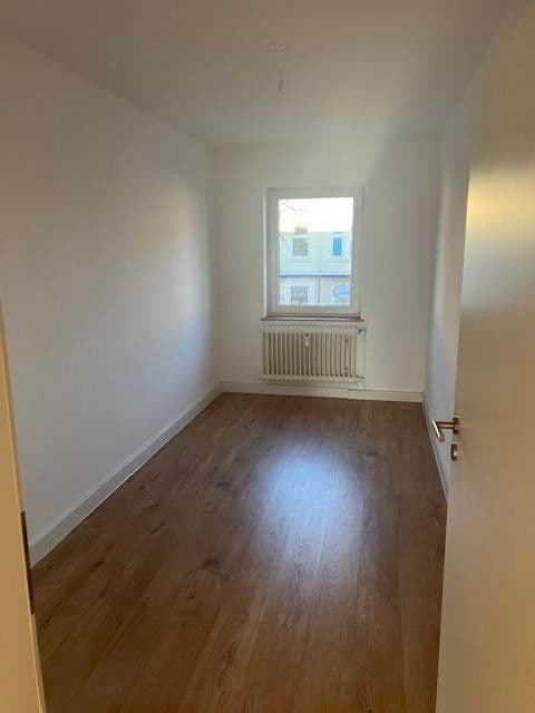 Prenájom bytu 3-izbový 66 m², Köln, Severné Porýnie - Westfálsko Prenájom bytu 3-izbový 66 m², Köln, Severné Porýnie - Westfálsko