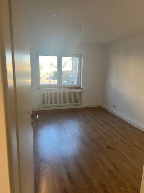 Prenájom bytu 3-izbový 66 m², Köln, Severné Porýnie - Westfálsko Prenájom bytu 3-izbový 66 m², Köln, Severné Porýnie - Westfálsko