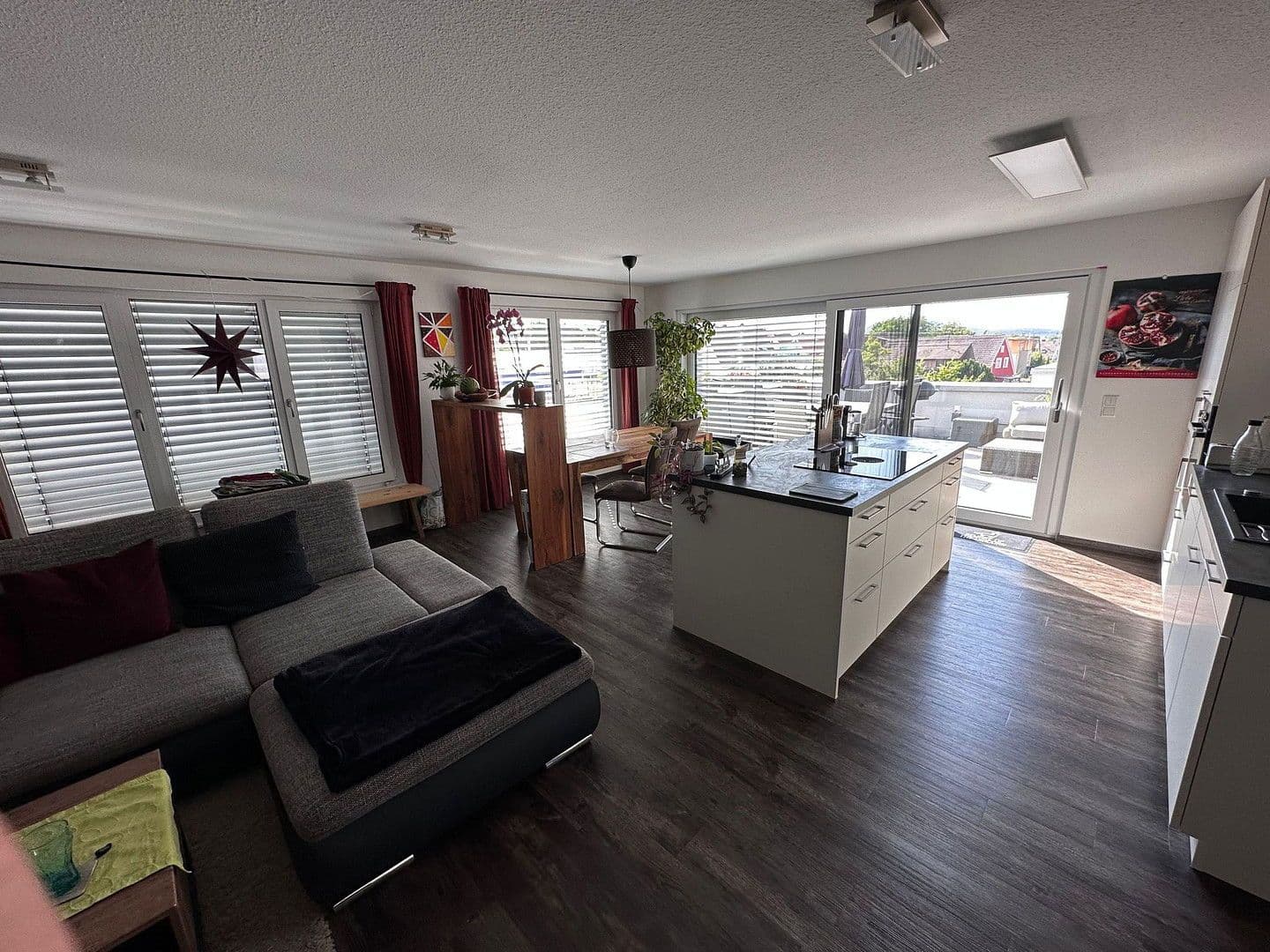 Prenájom bytu 3-izbový 101 m², Sersheim, Bádensko-Wurttembersko Prenájom bytu 3-izbový 101 m², Sersheim, Bádensko-Wurttembersko