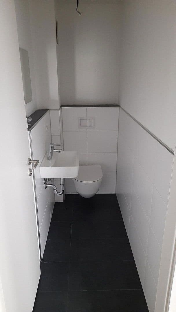 Prenájom bytu 3-izbový 101 m², Sersheim, Bádensko-Wurttembersko Prenájom bytu 3-izbový 101 m², Sersheim, Bádensko-Wurttembersko