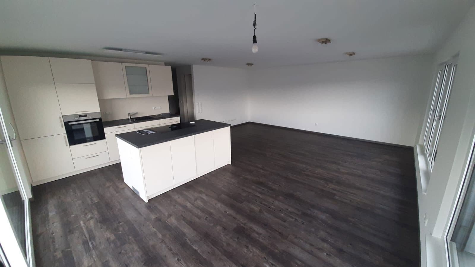 Prenájom bytu 3-izbový 101 m², Sersheim, Bádensko-Wurttembersko Prenájom bytu 3-izbový 101 m², Sersheim, Bádensko-Wurttembersko