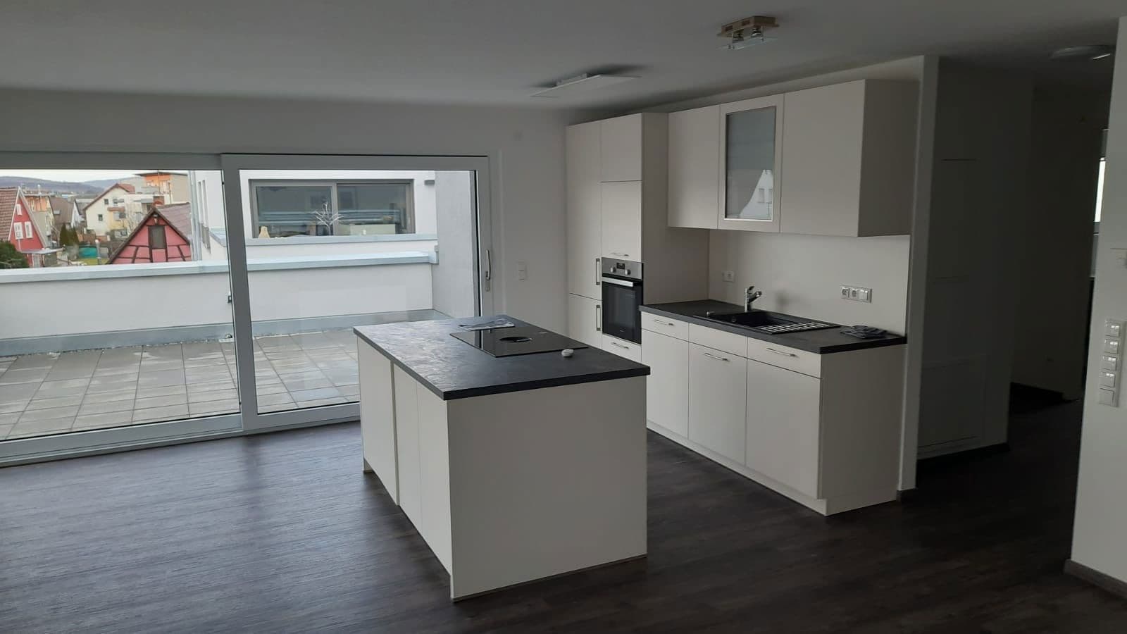 Prenájom bytu 3-izbový 101 m², Sersheim, Bádensko-Wurttembersko Prenájom bytu 3-izbový 101 m², Sersheim, Bádensko-Wurttembersko