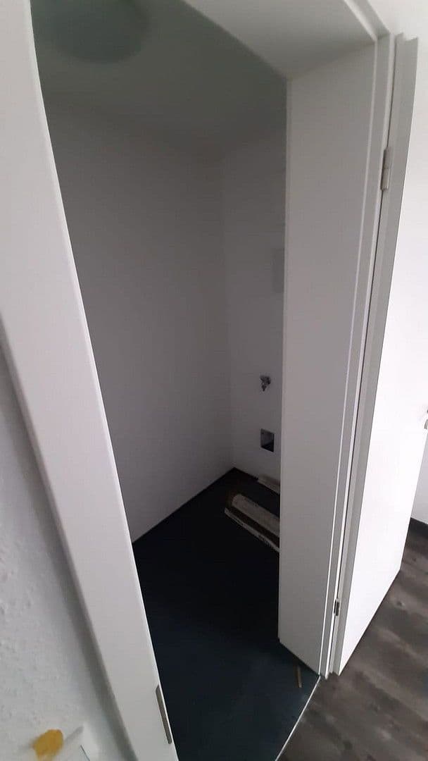 Prenájom bytu 3-izbový 101 m², Sersheim, Bádensko-Wurttembersko Prenájom bytu 3-izbový 101 m², Sersheim, Bádensko-Wurttembersko