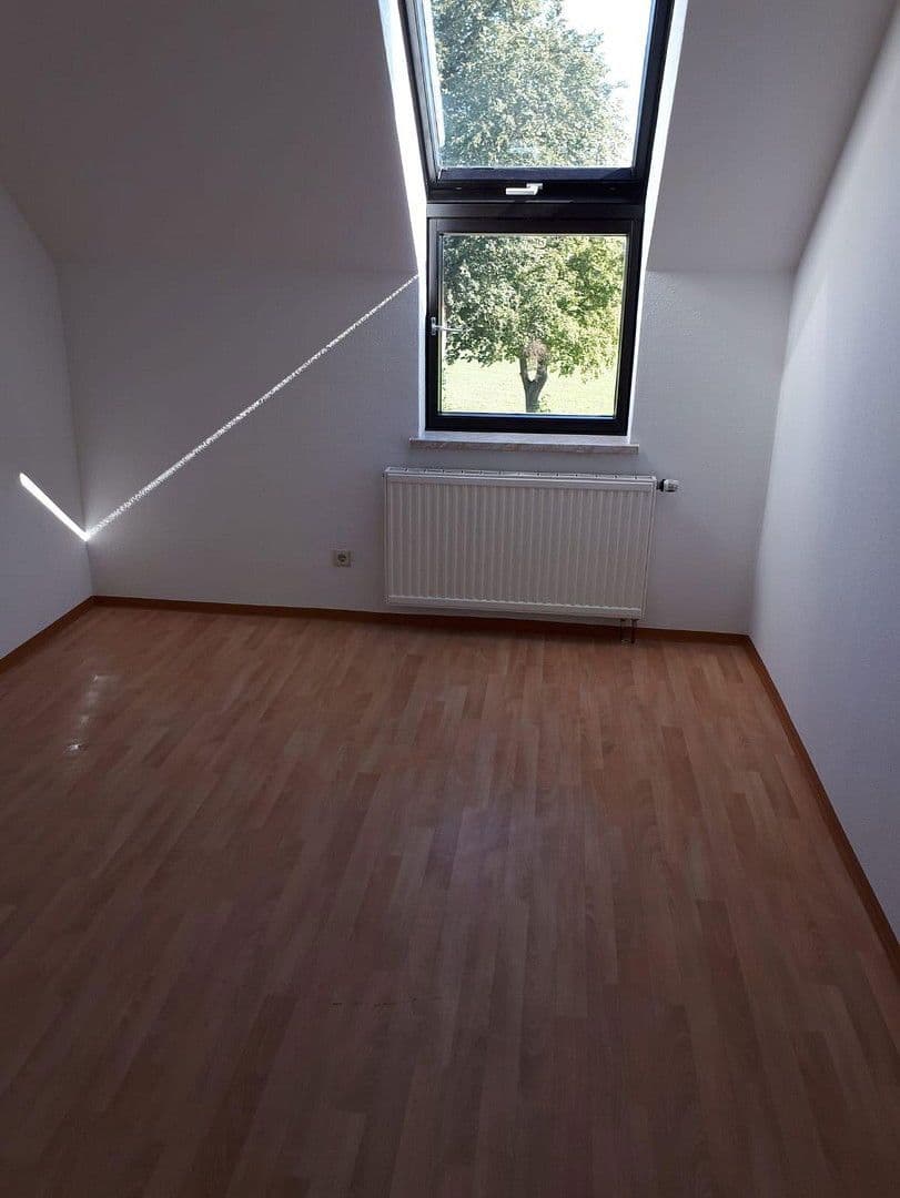 Prenájom bytu 4-izbový 99 m², Ringstraße 7, Königsbrück, Sasko Prenájom bytu 4-izbový 99 m², Ringstraße 7, Königsbrück, Sasko