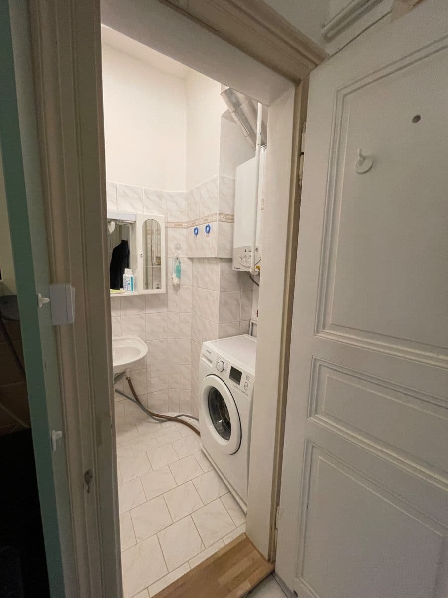 Prenájom bytu 2-izbový 49 m², Trojanova, Praha, Praha Prenájom bytu 2-izbový 49 m², Trojanova, Praha, Praha