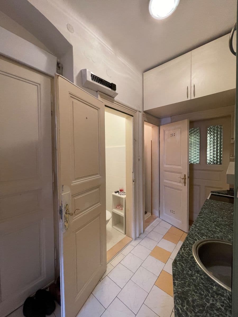 Prenájom bytu 2-izbový 49 m², Trojanova, Praha, Praha Prenájom bytu 2-izbový 49 m², Trojanova, Praha, Praha