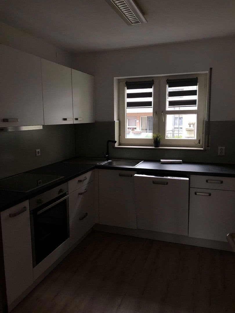 Prenájom bytu 3-izbový 85 m², Mathildenbadstrasse 12, Bad Wimpfen, Bádensko-Wurttembersko Prenájom bytu 3-izbový 85 m², Mathildenbadstrasse 12, Bad Wimpfen, Bádensko-Wurttembersko