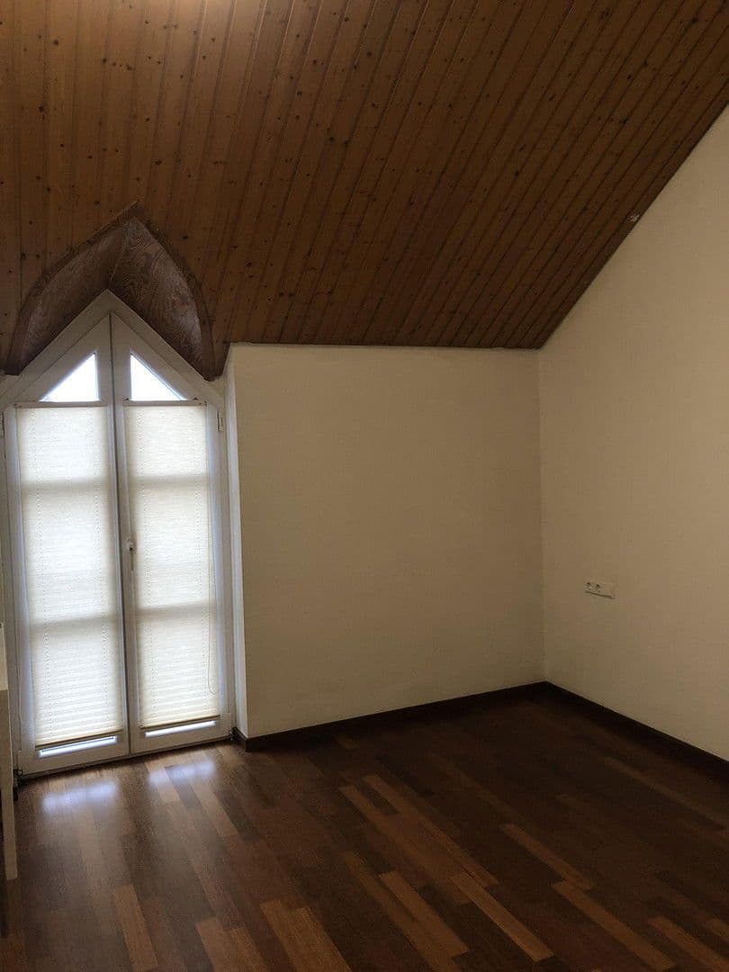 Prenájom bytu 3-izbový 85 m², Mathildenbadstrasse 12, Bad Wimpfen, Bádensko-Wurttembersko Prenájom bytu 3-izbový 85 m², Mathildenbadstrasse 12, Bad Wimpfen, Bádensko-Wurttembersko