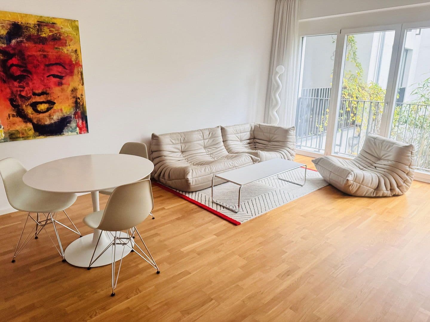 Prenájom bytu 2-izbový 77 m², Pariser Straße 23, Berlin, Berlín Prenájom bytu 2-izbový 77 m², Pariser Straße 23, Berlin, Berlín