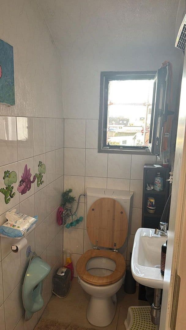 Prenájom bytu 3-izbový 90 m², Scheffelstraße 17, Schwetzingen, Bádensko-Wurttembersko Prenájom bytu 3-izbový 90 m², Scheffelstraße 17, Schwetzingen, Bádensko-Wurttembersko