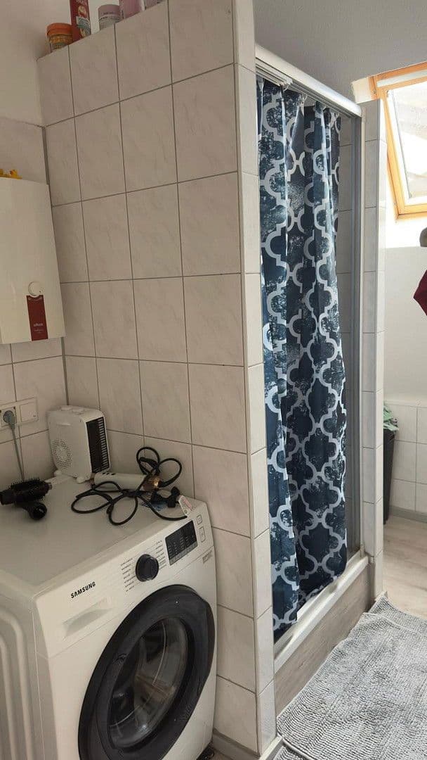 Prenájom bytu 3-izbový 90 m², Scheffelstraße 17, Schwetzingen, Bádensko-Wurttembersko Prenájom bytu 3-izbový 90 m², Scheffelstraße 17, Schwetzingen, Bádensko-Wurttembersko