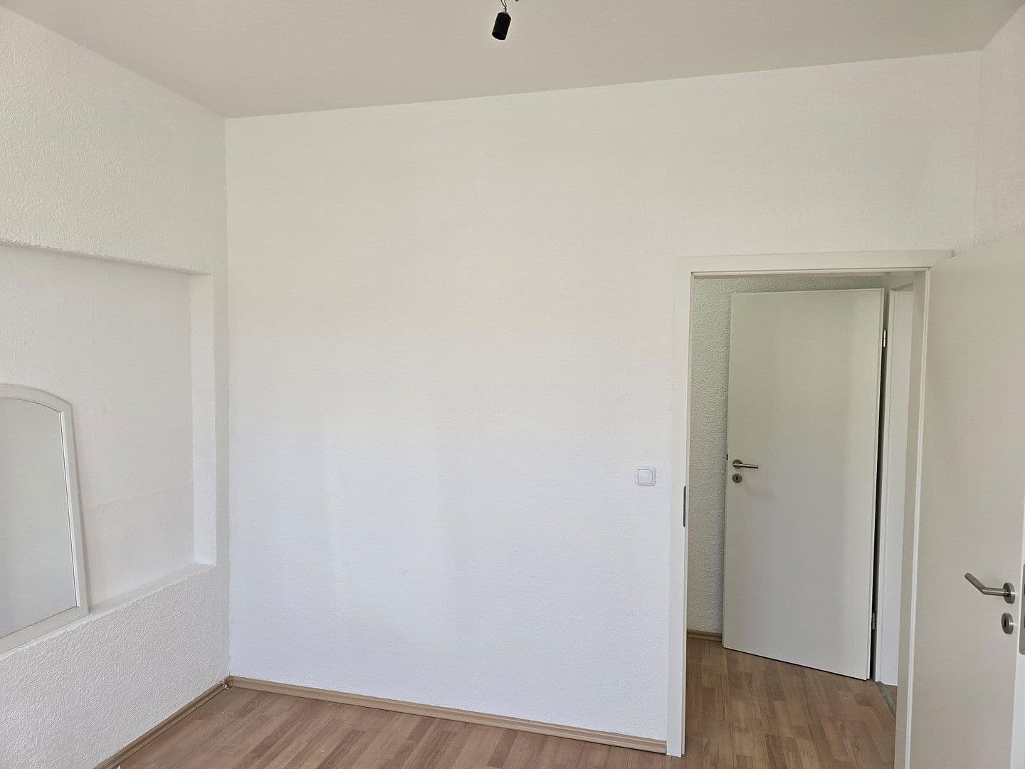 Prenájom bytu 4-izbový 75 m², Wiescherstraße 9, Wuppertal, Severné Porýnie - Westfálsko Prenájom bytu 4-izbový 75 m², Wiescherstraße 9, Wuppertal, Severné Porýnie - Westfálsko