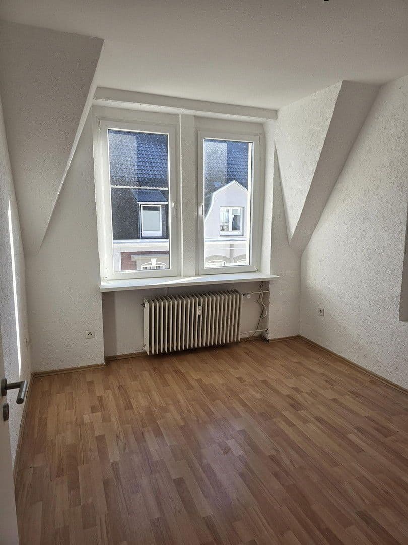 Prenájom bytu 4-izbový 75 m², Wiescherstraße 9, Wuppertal, Severné Porýnie - Westfálsko Prenájom bytu 4-izbový 75 m², Wiescherstraße 9, Wuppertal, Severné Porýnie - Westfálsko