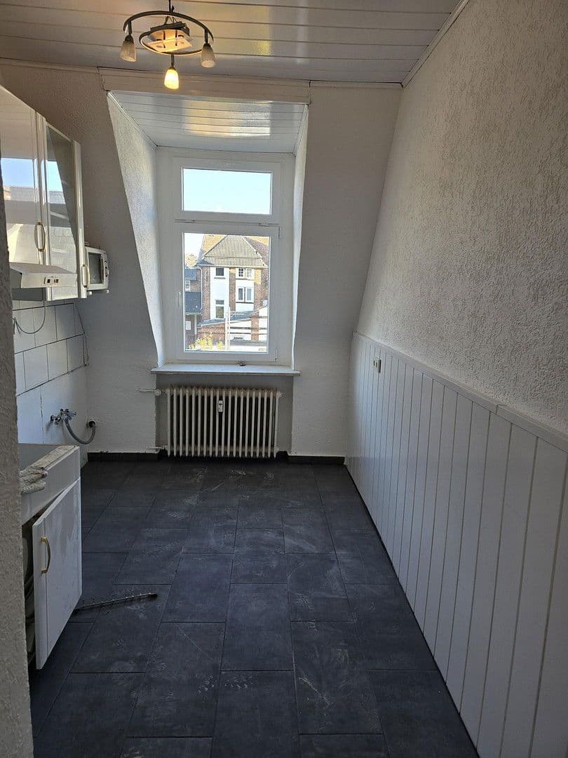 Prenájom bytu 4-izbový 75 m², Wiescherstraße 9, Wuppertal, Severné Porýnie - Westfálsko Prenájom bytu 4-izbový 75 m², Wiescherstraße 9, Wuppertal, Severné Porýnie - Westfálsko