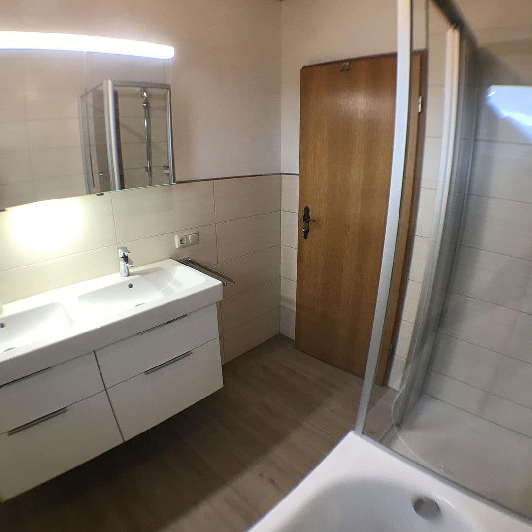 Prenájom bytu 3-izbový 112 m², Pitzenbüsch, Kradenbach, Porýnie-Falcko Prenájom bytu 3-izbový 112 m², Pitzenbüsch, Kradenbach, Porýnie-Falcko