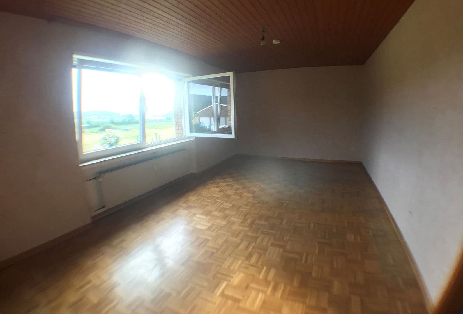 Prenájom bytu 3-izbový 112 m², Pitzenbüsch, Kradenbach, Porýnie-Falcko Prenájom bytu 3-izbový 112 m², Pitzenbüsch, Kradenbach, Porýnie-Falcko