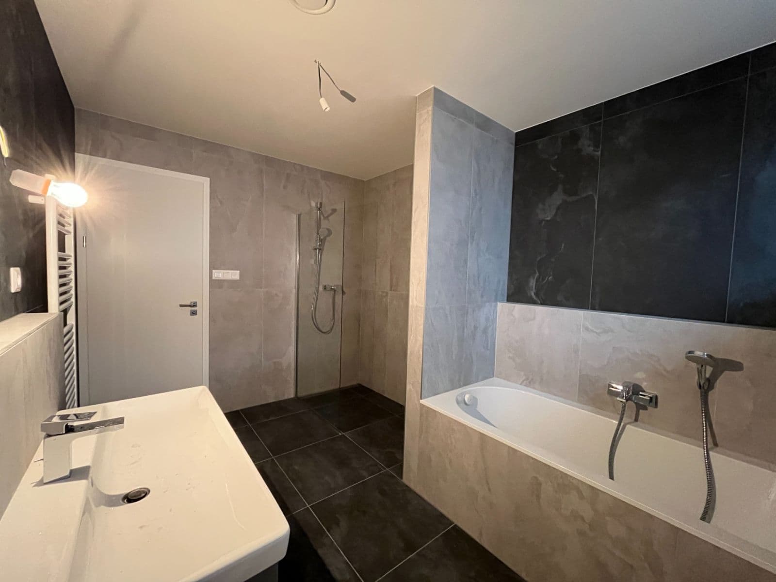 Prenájom bytu 3-izbový 63 m², Komárovská, Brno, Jihomoravský kraj Prenájom bytu 3-izbový 63 m², Komárovská, Brno, Jihomoravský kraj