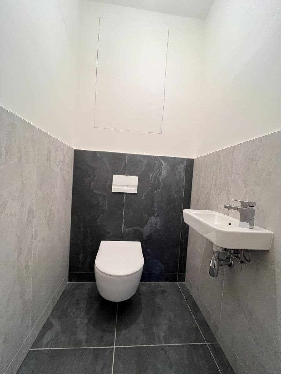 Prenájom bytu 3-izbový 63 m², Komárovská, Brno, Jihomoravský kraj Prenájom bytu 3-izbový 63 m², Komárovská, Brno, Jihomoravský kraj