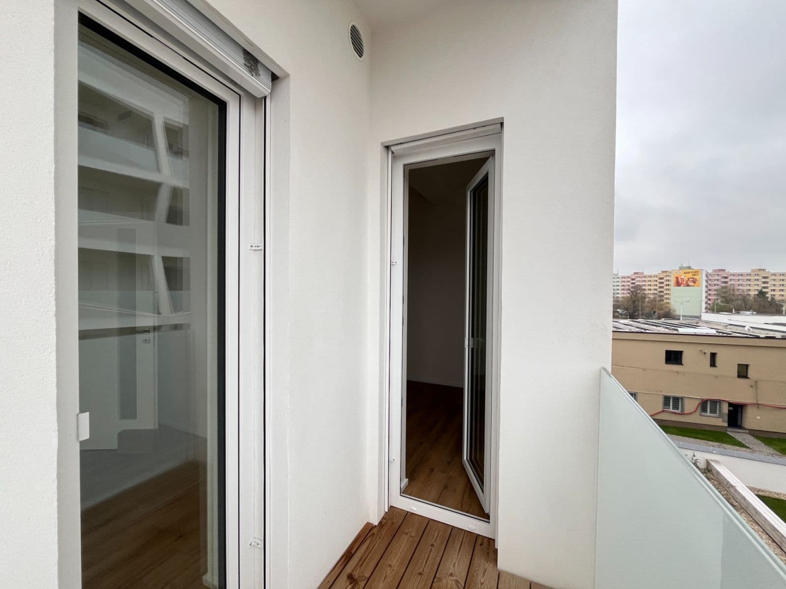 Prenájom bytu 3-izbový 63 m², Komárovská, Brno, Jihomoravský kraj Prenájom bytu 3-izbový 63 m², Komárovská, Brno, Jihomoravský kraj