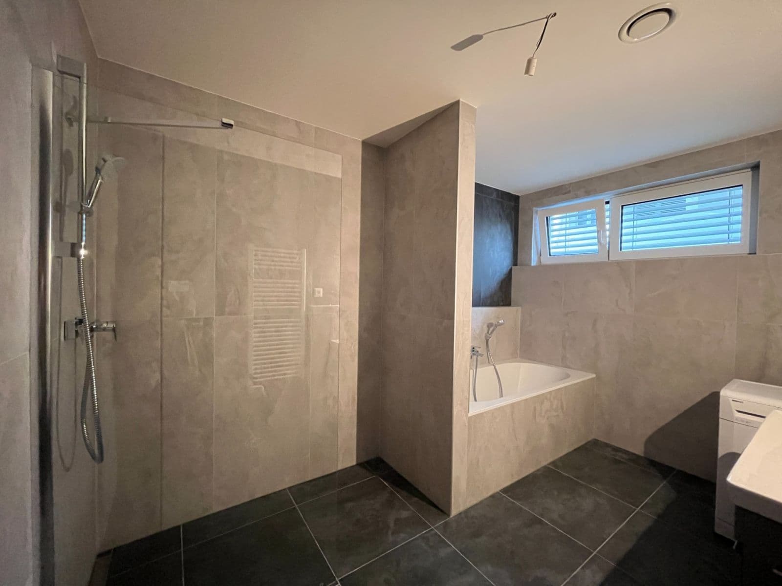 Prenájom bytu 3-izbový 63 m², Komárovská, Brno, Jihomoravský kraj Prenájom bytu 3-izbový 63 m², Komárovská, Brno, Jihomoravský kraj