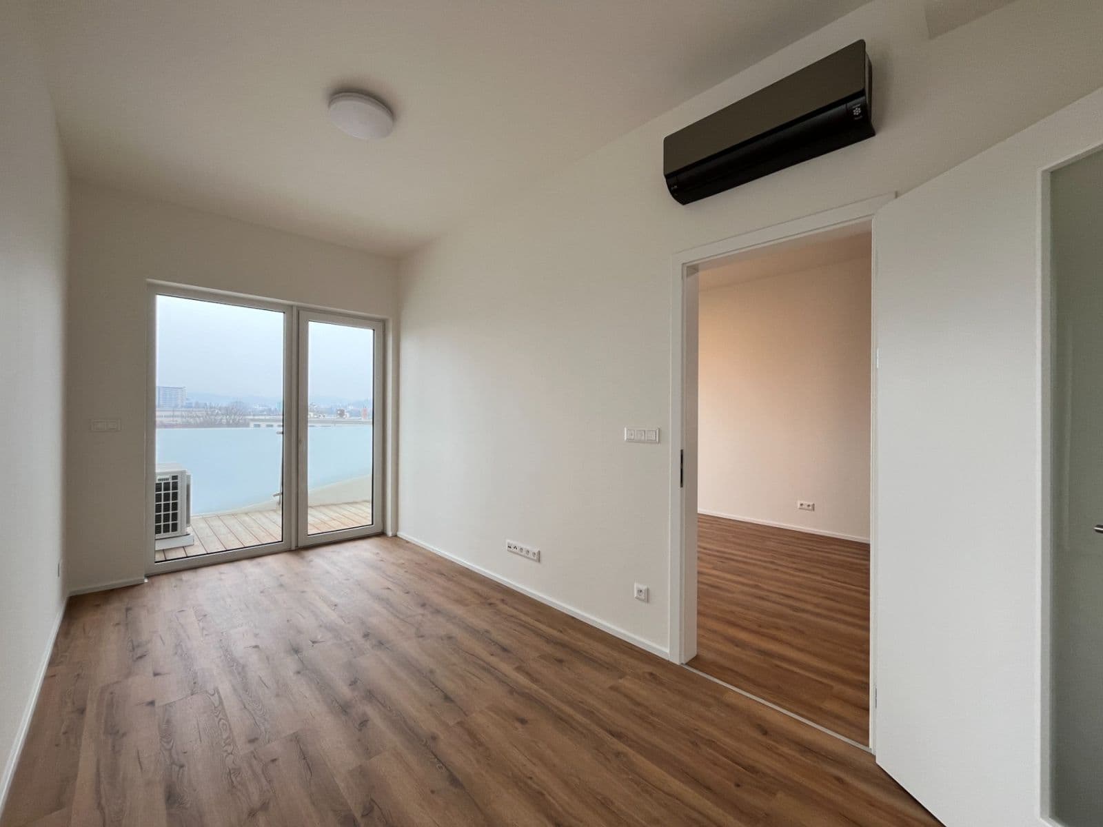 Prenájom bytu 3-izbový 63 m², Komárovská, Brno, Jihomoravský kraj Prenájom bytu 3-izbový 63 m², Komárovská, Brno, Jihomoravský kraj