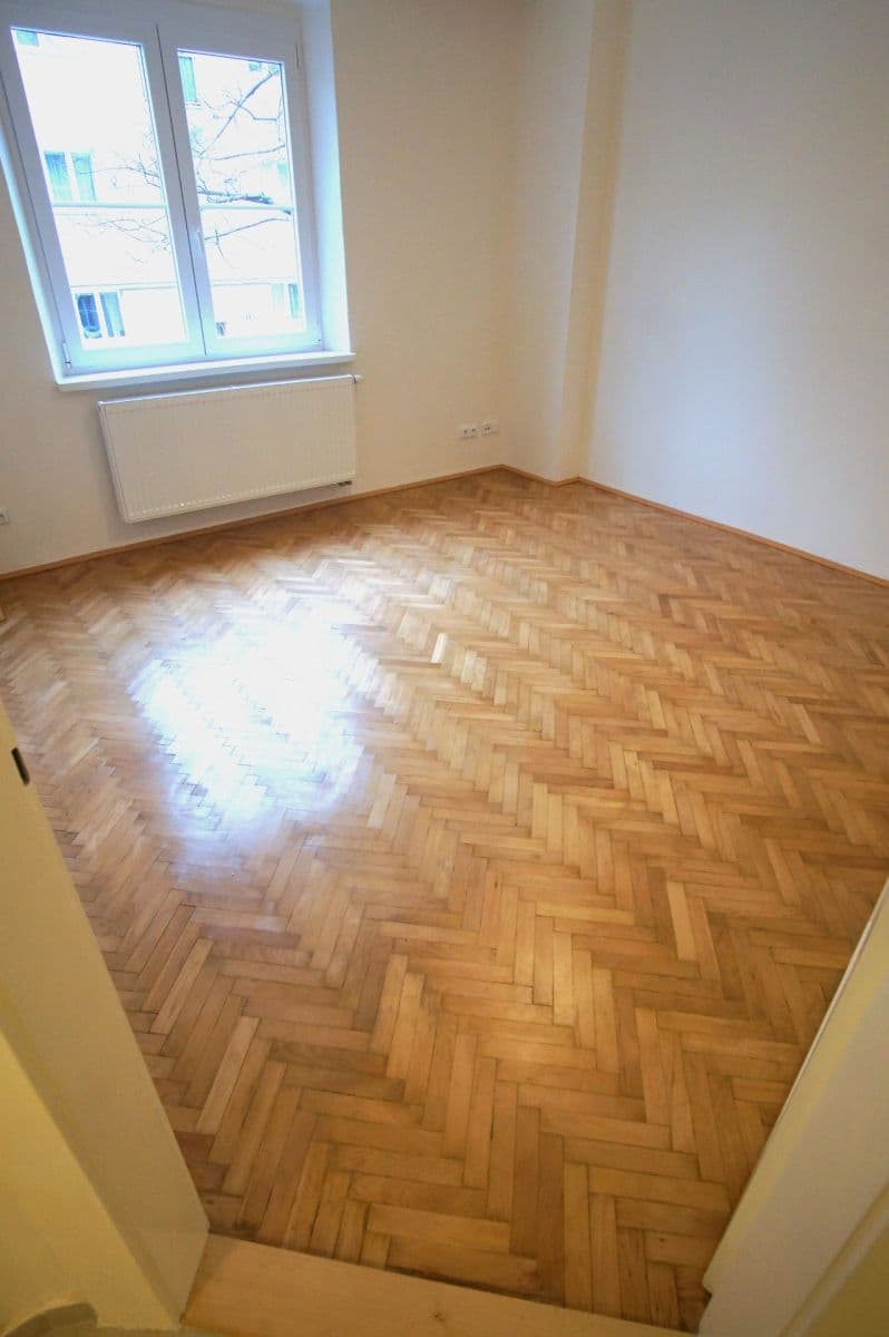 Prenájom bytu 3-izbový 58 m², Biskupcova, Praha, Praha Prenájom bytu 3-izbový 58 m², Biskupcova, Praha, Praha