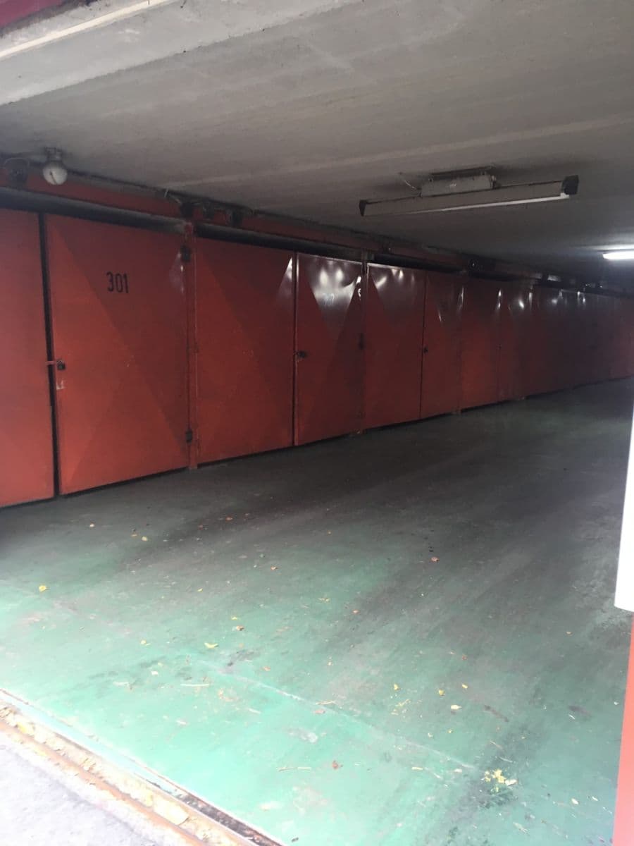 Prenájom garáže 18 m², Písečná, Praha, Praha Prenájom garáže 18 m², Písečná, Praha, Praha