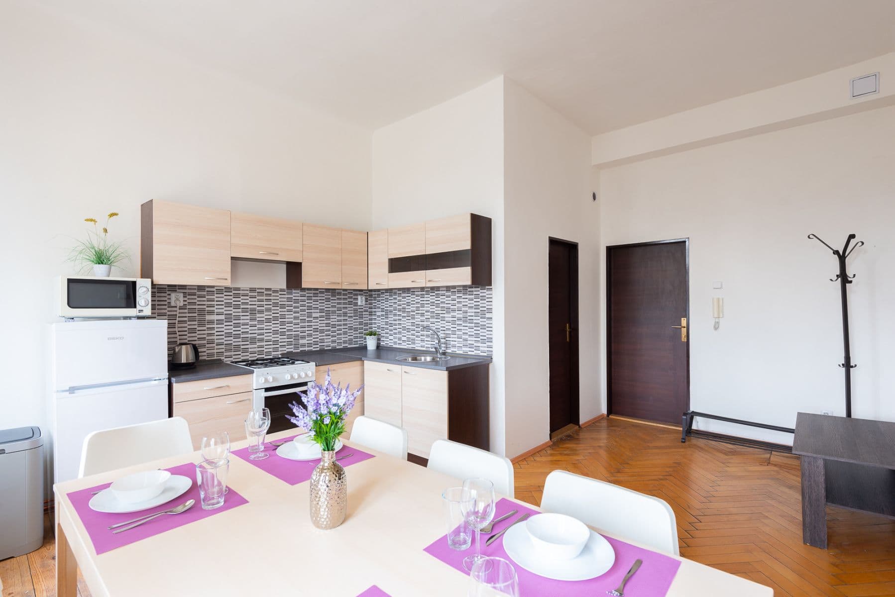 Prenájom bytu 74 m², Těšnov, Praha, Praha Prenájom bytu 74 m², Těšnov, Praha, Praha