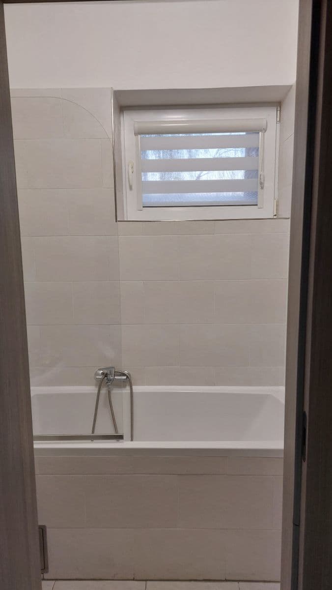 Prenájom bytu 3-izbový 74 m², Dukelská, Ústí nad Orlicí, Pardubický kraj Prenájom bytu 3-izbový 74 m², Dukelská, Ústí nad Orlicí, Pardubický kraj