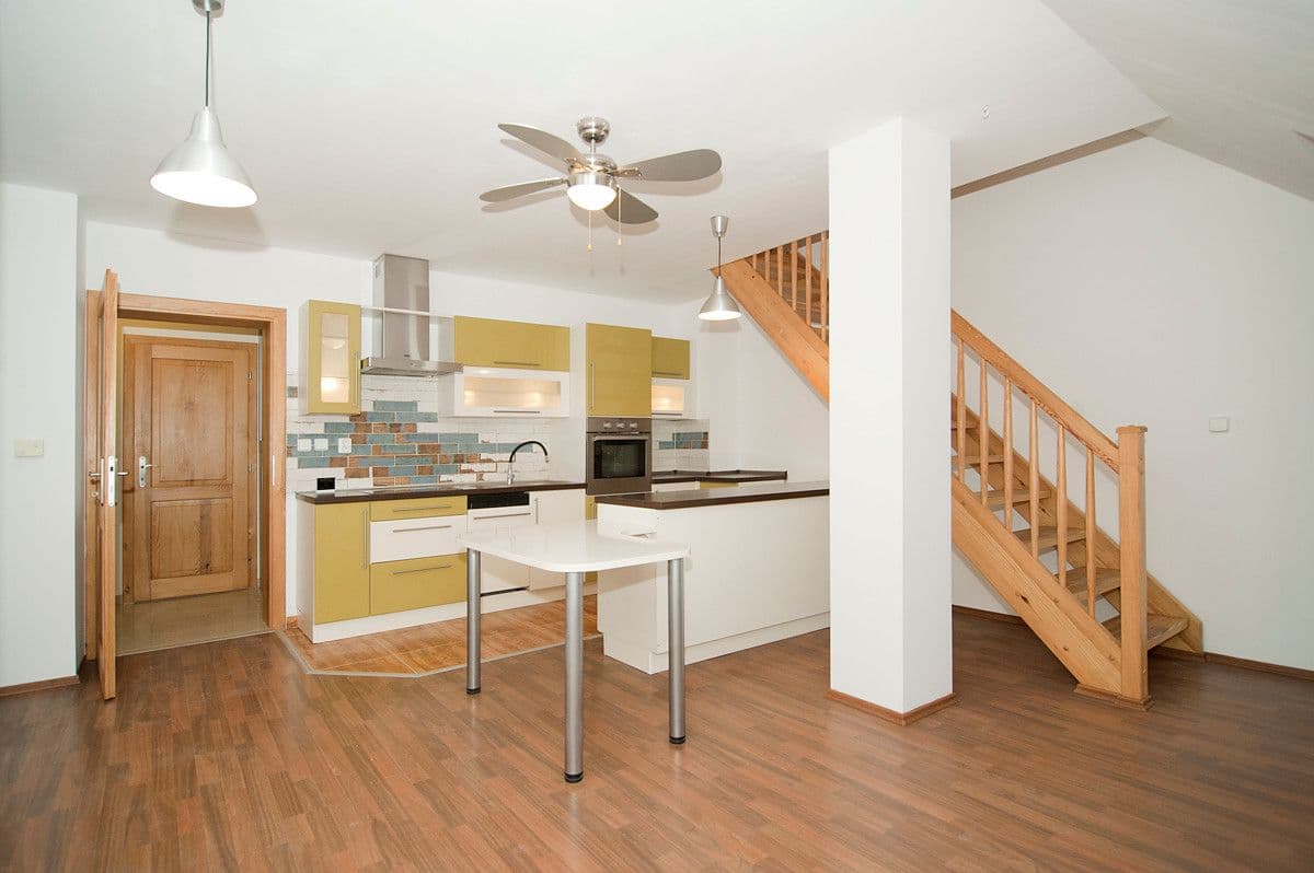 Prenájom bytu 3-izbový 93 m², Janovského, Praha, Praha Prenájom bytu 3-izbový 93 m², Janovského, Praha, Praha