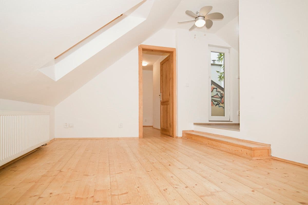 Prenájom bytu 3-izbový 93 m², Janovského, Praha, Praha Prenájom bytu 3-izbový 93 m², Janovského, Praha, Praha