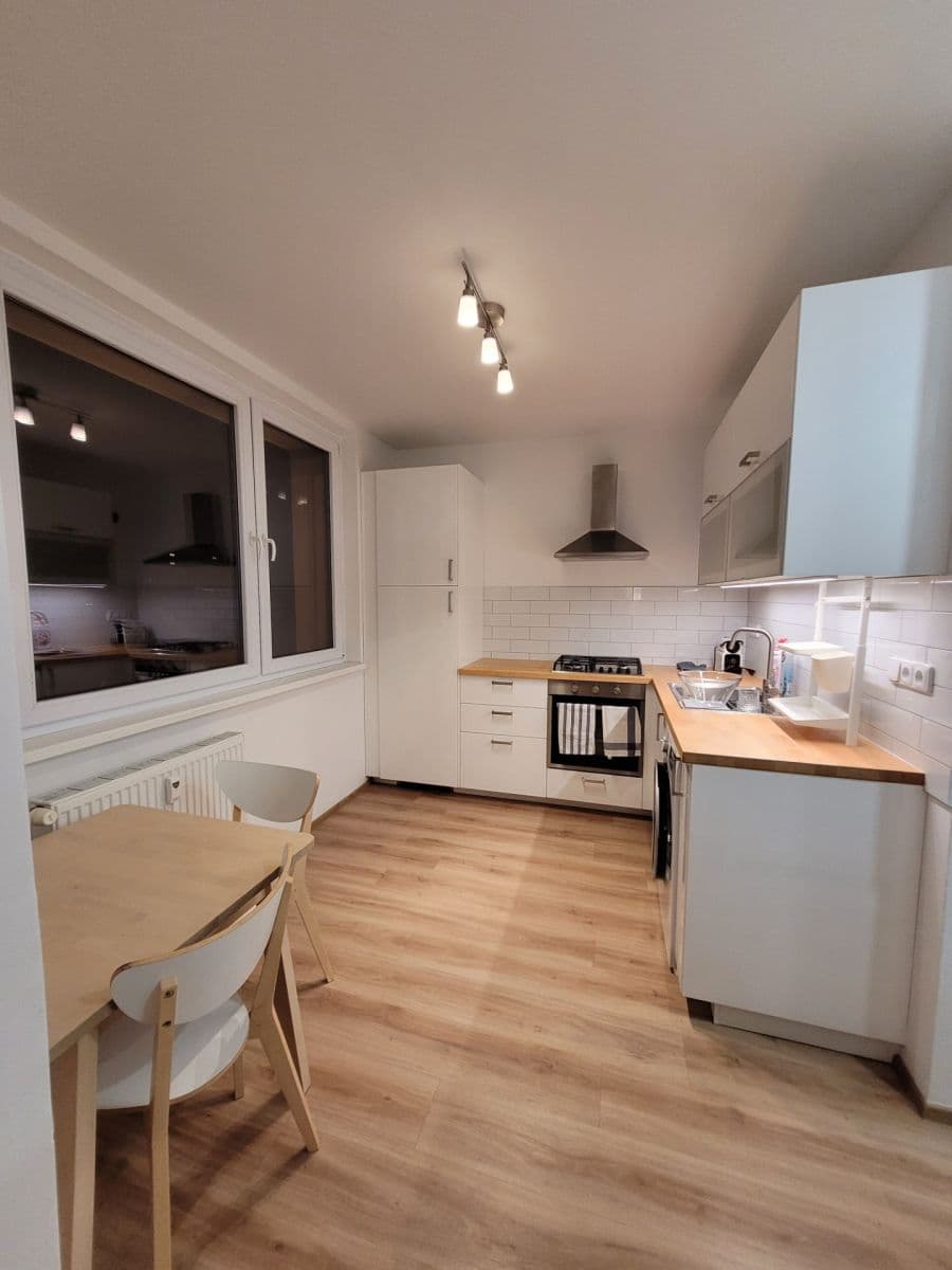 Prenájom bytu 1-izbový 35 m², Dvořišťská, Praha, Praha Prenájom bytu 1-izbový 35 m², Dvořišťská, Praha, Praha