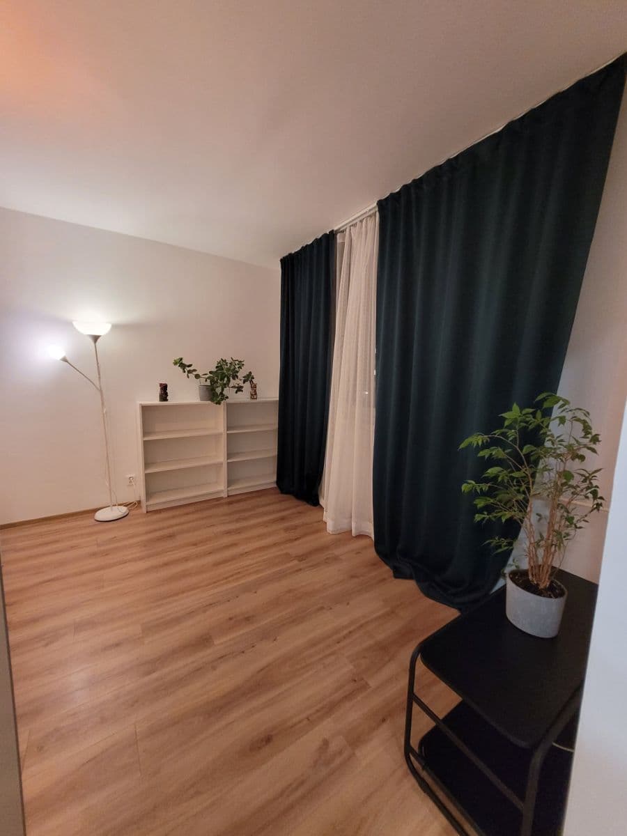 Prenájom bytu 1-izbový 35 m², Dvořišťská, Praha, Praha Prenájom bytu 1-izbový 35 m², Dvořišťská, Praha, Praha
