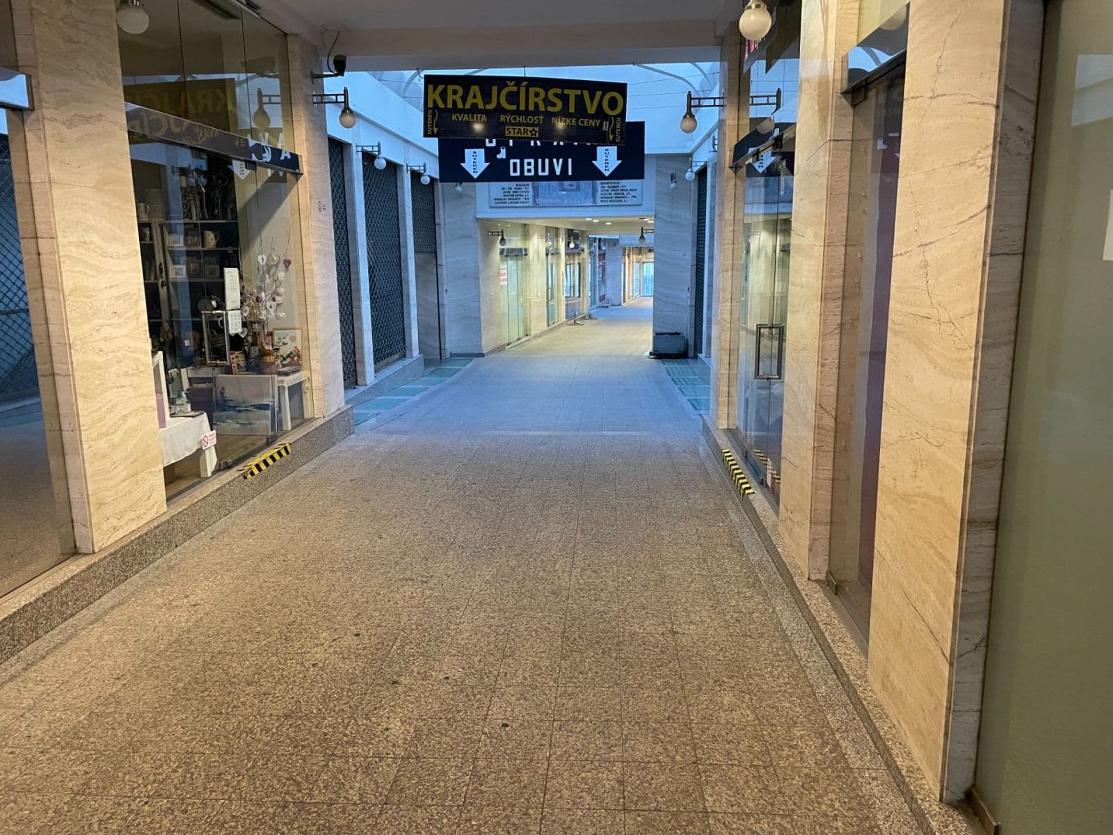 Predaj bytu Garsoniéra 40 m², Obchodná, Bratislava - mestská časť Staré Mesto, Bratislavský kraj Predaj bytu Garsoniéra 40 m², Obchodná, Bratislava - mestská časť Staré Mesto, Bratislavský kraj