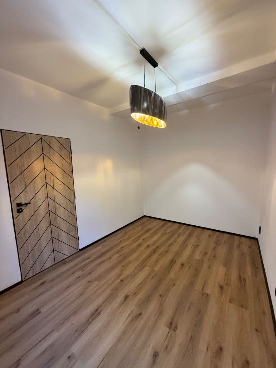 Prenájom bytu 1-izbový 30 m², Podhorská, Jablonec nad Nisou, Liberecký kraj Prenájom bytu 1-izbový 30 m², Podhorská, Jablonec nad Nisou, Liberecký kraj