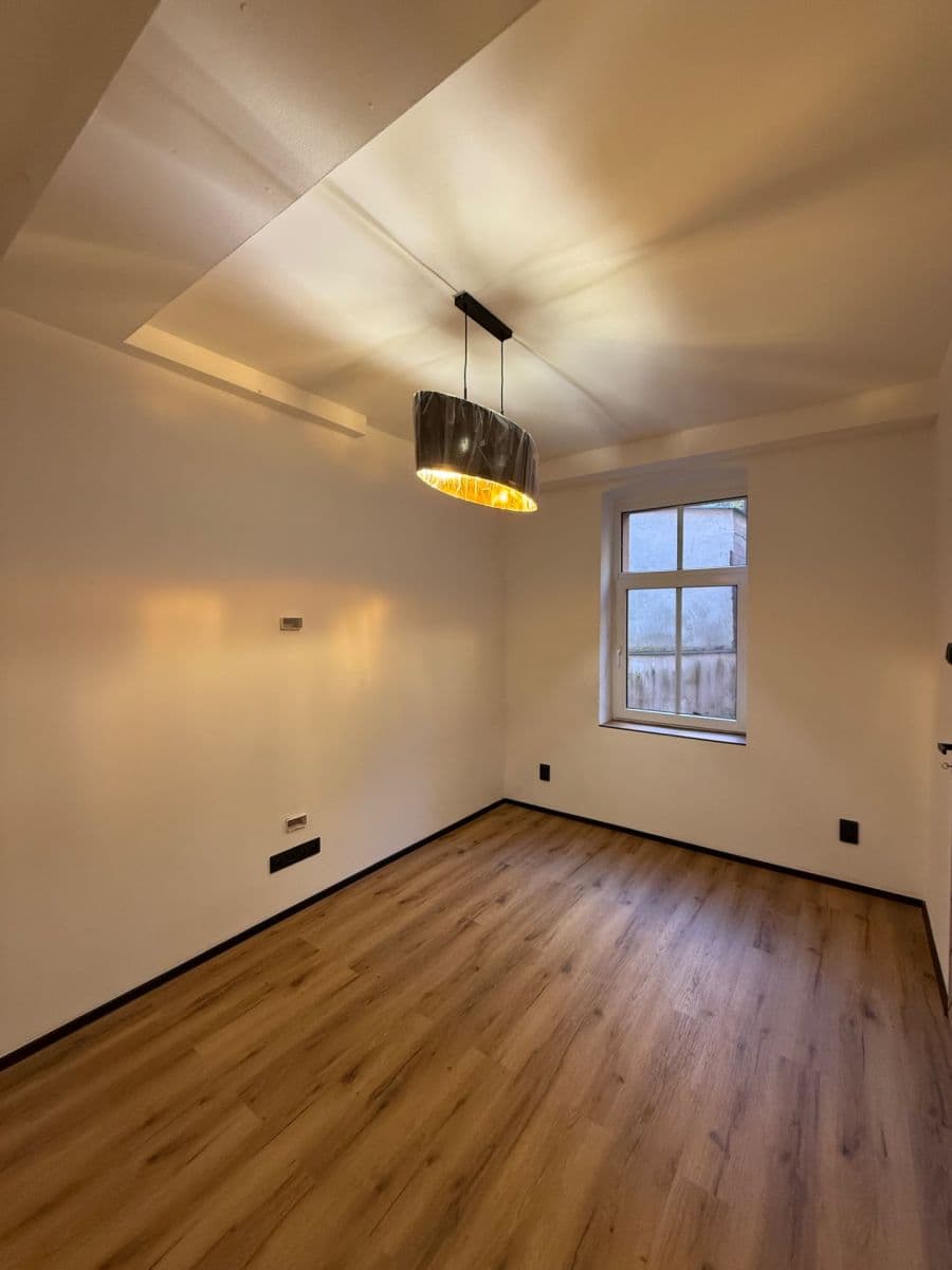 Prenájom bytu 1-izbový 30 m², Podhorská, Jablonec nad Nisou, Liberecký kraj Prenájom bytu 1-izbový 30 m², Podhorská, Jablonec nad Nisou, Liberecký kraj
