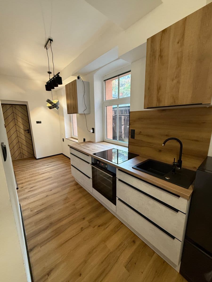 Prenájom bytu 1-izbový 30 m², Podhorská, Jablonec nad Nisou, Liberecký kraj Prenájom bytu 1-izbový 30 m², Podhorská, Jablonec nad Nisou, Liberecký kraj