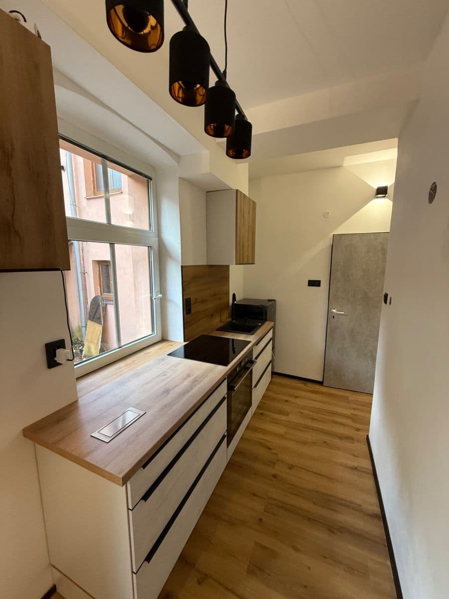 Prenájom bytu 1-izbový 30 m², Podhorská, Jablonec nad Nisou, Liberecký kraj Prenájom bytu 1-izbový 30 m², Podhorská, Jablonec nad Nisou, Liberecký kraj