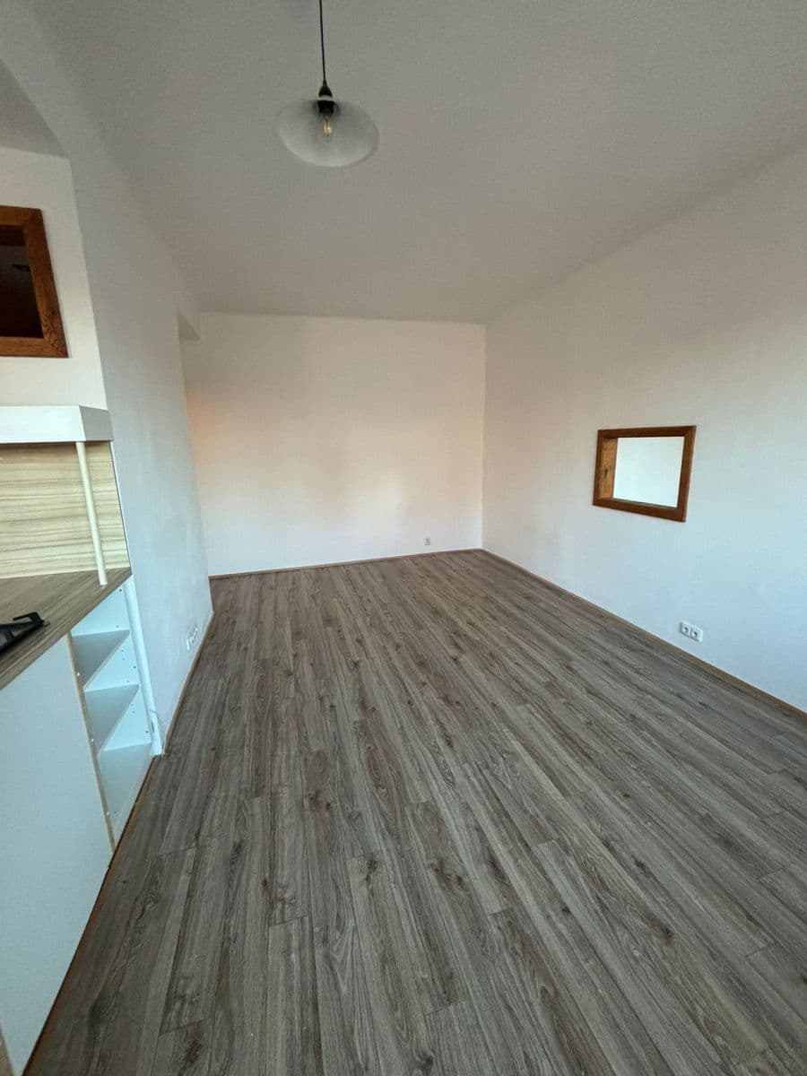 Prenájom bytu 2-izbový 50 m², K. H. Máchy, Příbram, Středočeský kraj Prenájom bytu 2-izbový 50 m², K. H. Máchy, Příbram, Středočeský kraj