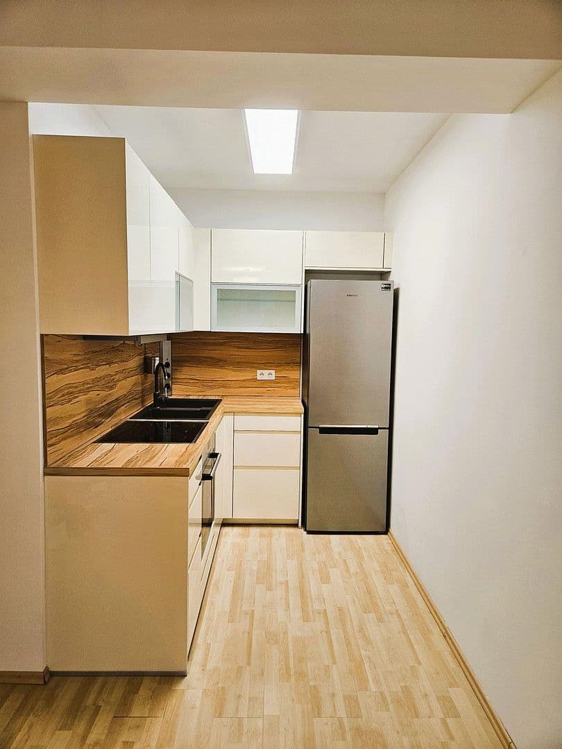 Prenájom bytu 2-izbový 56 m², Wien, Viedeň Prenájom bytu 2-izbový 56 m², Wien, Viedeň