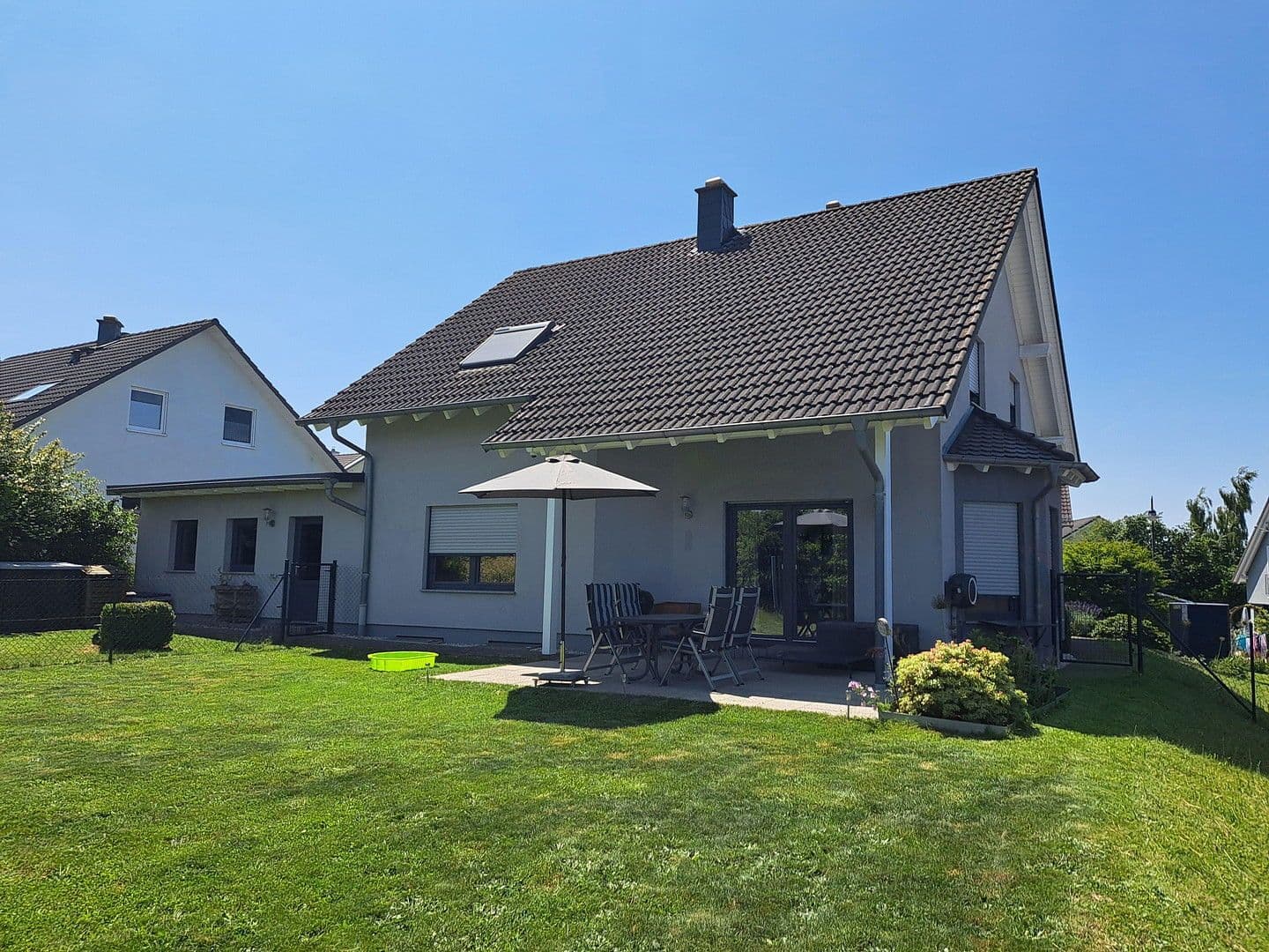 Predaj domu 126 m², pozemek 726 m², Keltenweg 2, Osburg, Porýnie-Falcko Predaj domu 126 m², pozemek 726 m², Keltenweg 2, Osburg, Porýnie-Falcko