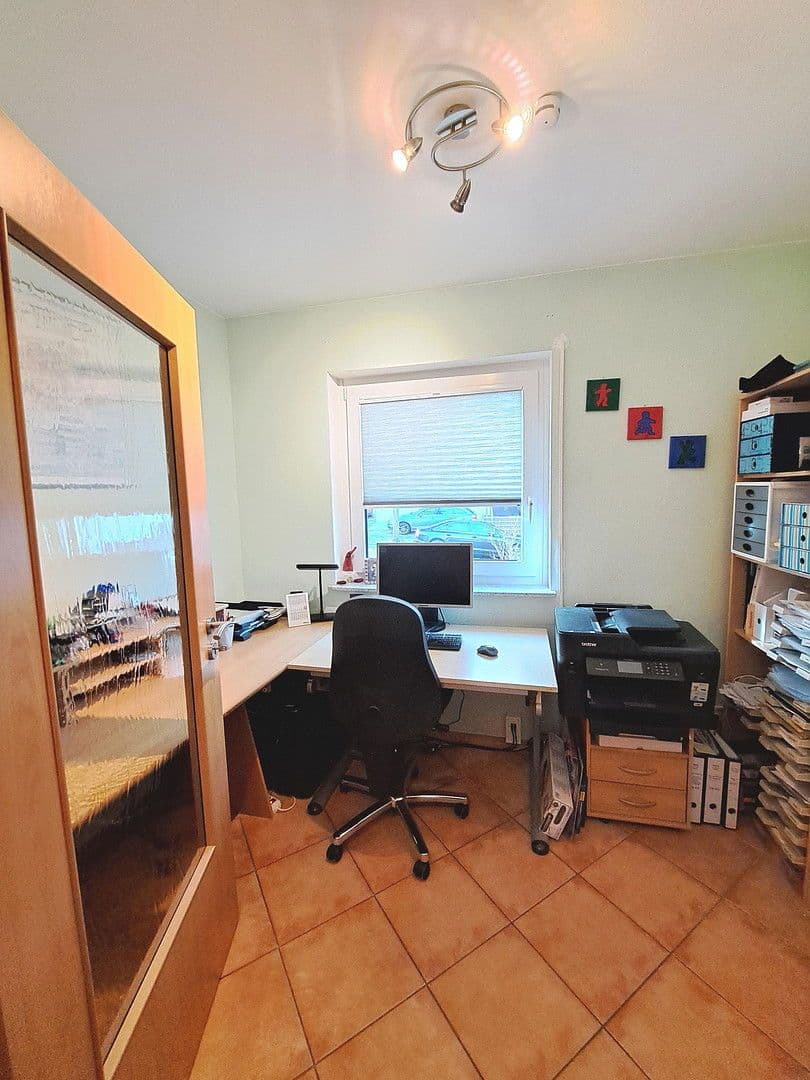 Predaj domu 126 m², pozemek 726 m², Keltenweg 2, Osburg, Porýnie-Falcko Predaj domu 126 m², pozemek 726 m², Keltenweg 2, Osburg, Porýnie-Falcko