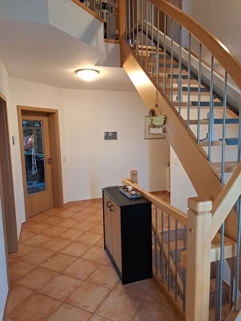 Predaj domu 126 m², pozemek 726 m², Keltenweg 2, Osburg, Porýnie-Falcko Predaj domu 126 m², pozemek 726 m², Keltenweg 2, Osburg, Porýnie-Falcko