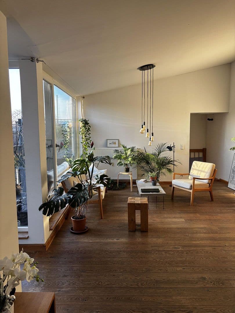 Prenájom bytu 3-izbový 135 m², Badstr. 61, Berlin, Berlín Prenájom bytu 3-izbový 135 m², Badstr. 61, Berlin, Berlín