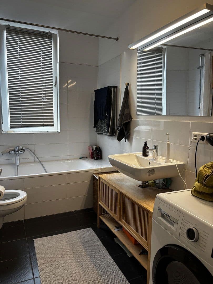 Prenájom bytu 3-izbový 135 m², Badstr. 61, Berlin, Berlín Prenájom bytu 3-izbový 135 m², Badstr. 61, Berlin, Berlín