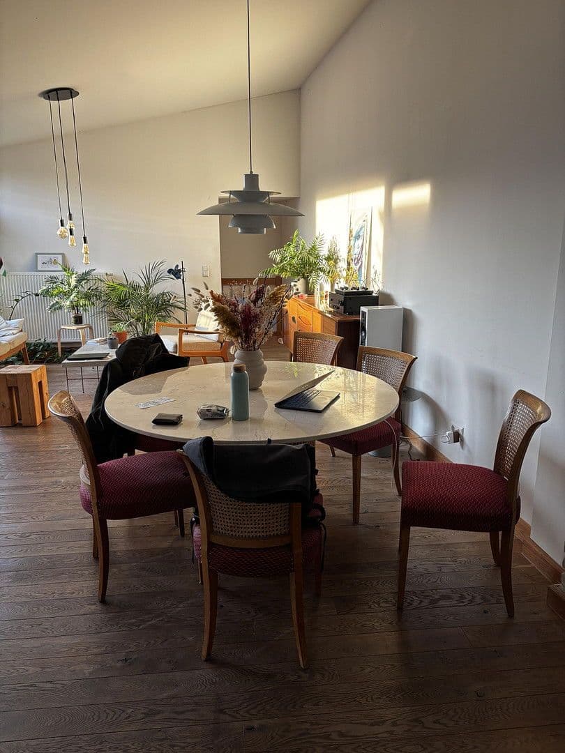 Prenájom bytu 3-izbový 135 m², Badstr. 61, Berlin, Berlín Prenájom bytu 3-izbový 135 m², Badstr. 61, Berlin, Berlín