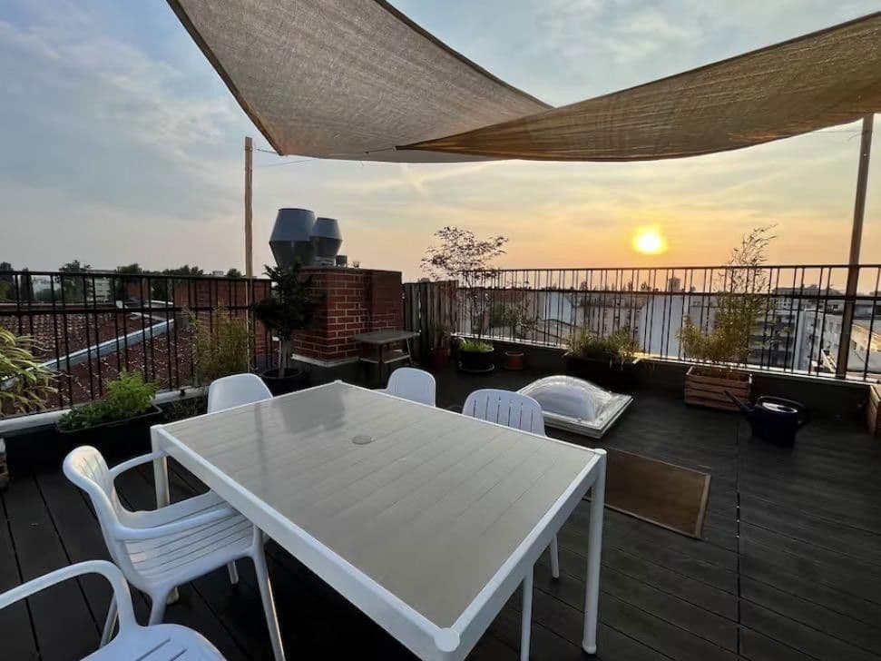 Prenájom bytu 3-izbový 135 m², Badstr. 61, Berlin, Berlín Prenájom bytu 3-izbový 135 m², Badstr. 61, Berlin, Berlín