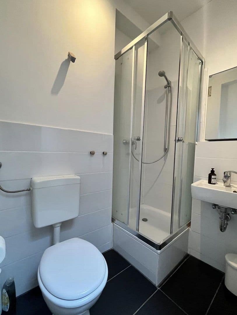 Prenájom bytu 3-izbový 135 m², Badstr. 61, Berlin, Berlín Prenájom bytu 3-izbový 135 m², Badstr. 61, Berlin, Berlín